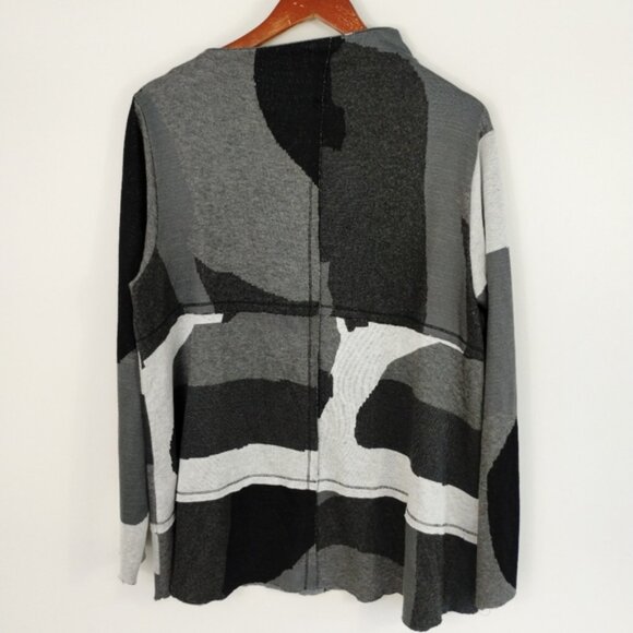 Ozai N Ku Camo Fleur Artisan Top Size 2XL Gray Clouds Boho Artsy Patchwork - Picture 10 of 11